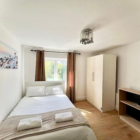 Canary Wharf Holiday Rooms لندن المظهر الخارجي الصورة